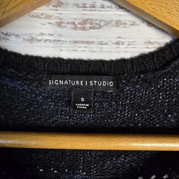 Signature Studio Casual Loose Knit Sweater Navy And Black Womens Size Small - Picture 5 of 5
